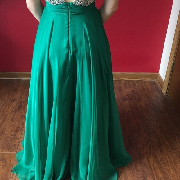 Long, lighter green prom dress - Picture 4 of 6